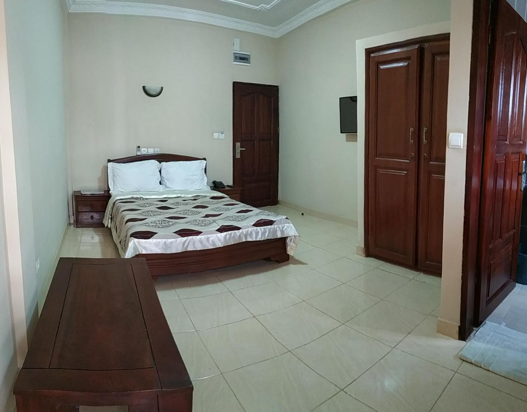 Nikita Hotel Yaounde Exterior photo