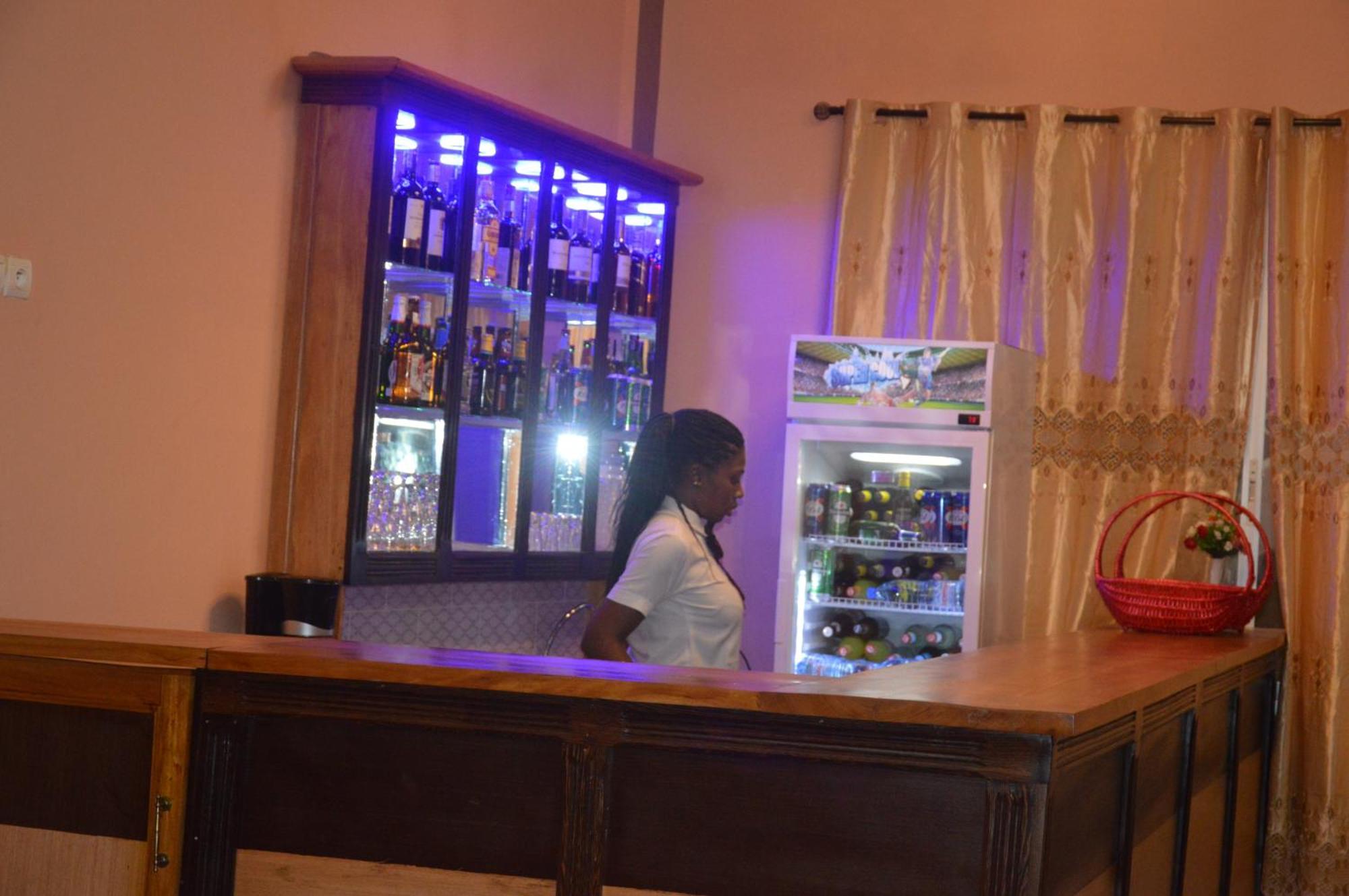 Nikita Hotel Yaounde Exterior photo