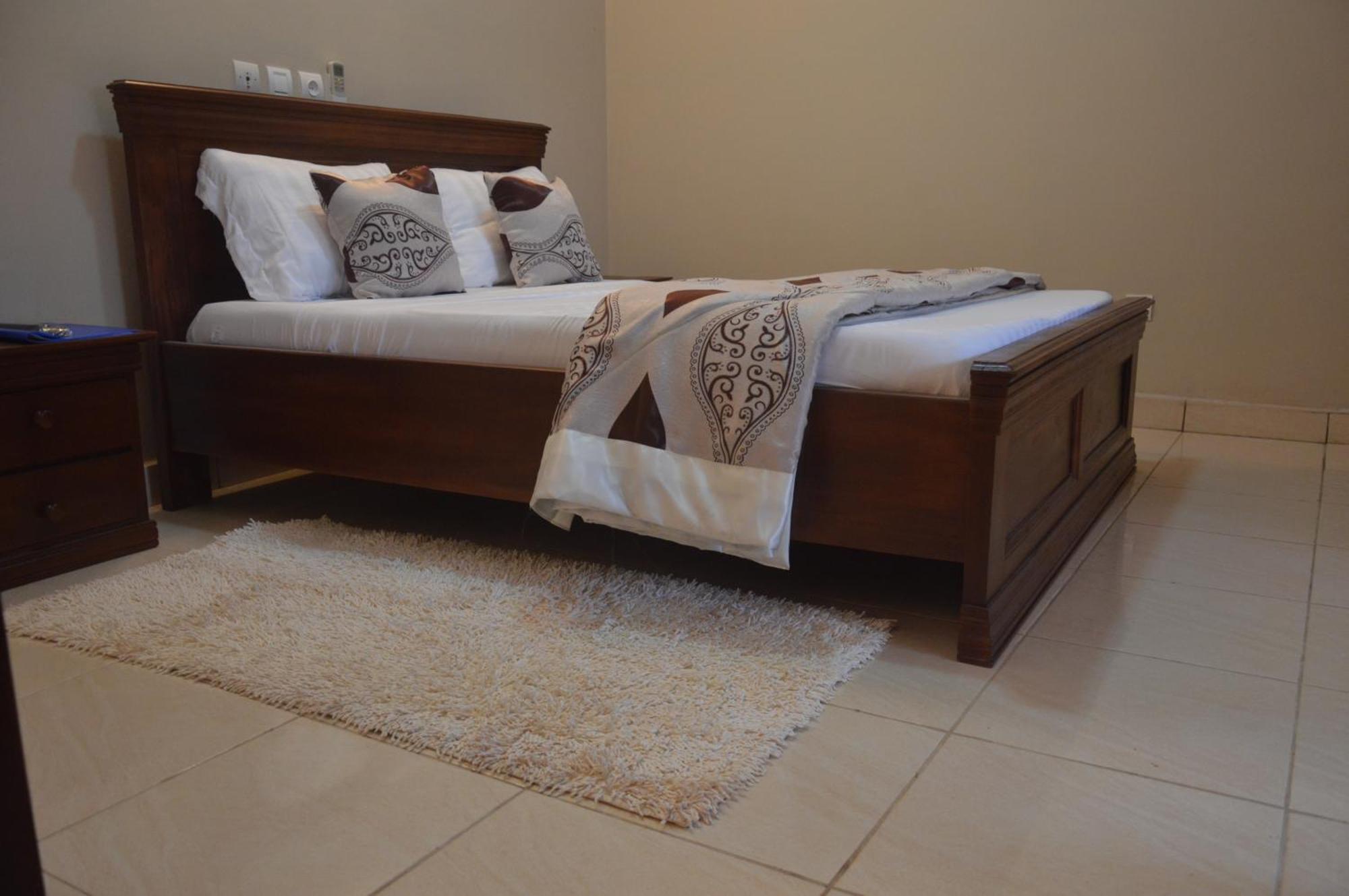 Nikita Hotel Yaounde Exterior photo